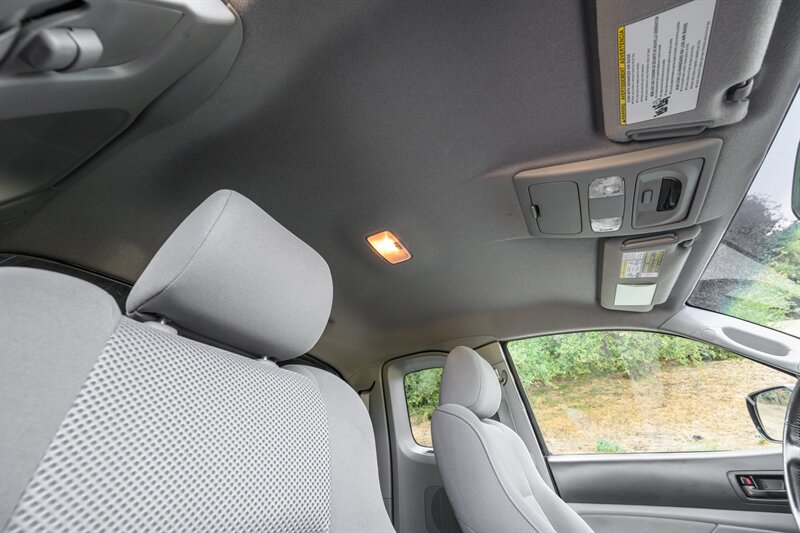 2005 Toyota Tacoma V6 - Photo 33 - Van Nuys, CA 91402