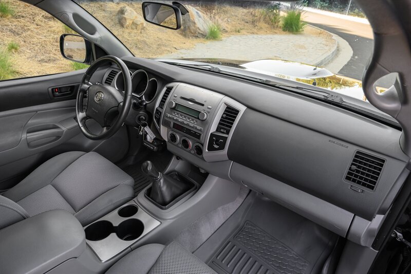 2005 Toyota Tacoma V6 - Photo 31 - Van Nuys, CA 91402