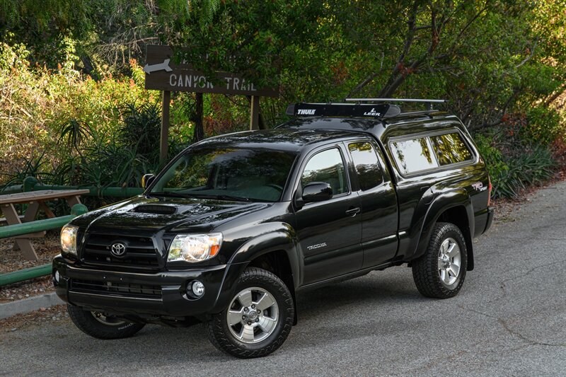 2005 Toyota Tacoma V6 - Photo 2 - Van Nuys, CA 91402