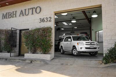 2007 Toyota Sequoia SR5   - Photo 3 - Van Nuys, CA 91402