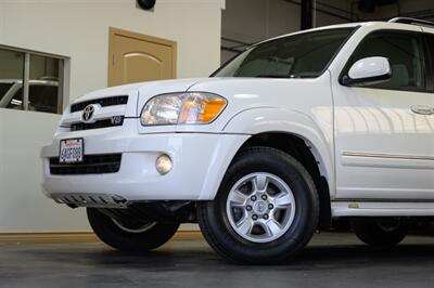 2007 Toyota Sequoia SR5   - Photo 12 - Van Nuys, CA 91402