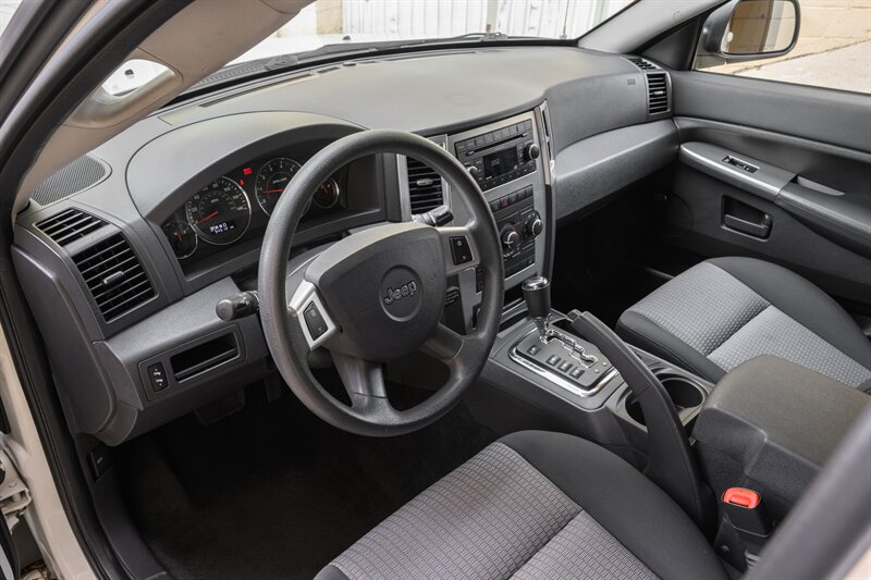 2008 Jeep Grand Cherokee Laredo - Photo 35 - La Crescenta, CA 91214