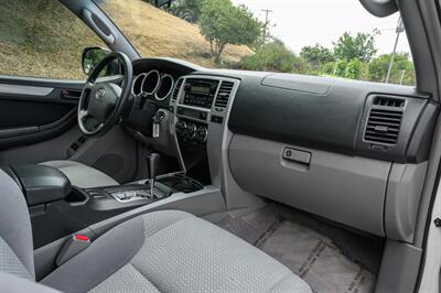 2005 Toyota 4Runner SR5   - Photo 37 - Van Nuys, CA 91402