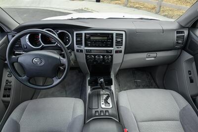 2005 Toyota 4Runner SR5   - Photo 32 - Van Nuys, CA 91402