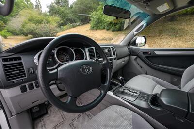 2005 Toyota 4Runner SR5   - Photo 21 - Van Nuys, CA 91402