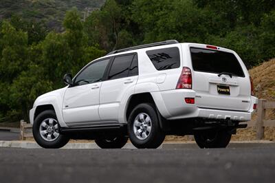 2005 Toyota 4Runner SR5   - Photo 11 - Van Nuys, CA 91402