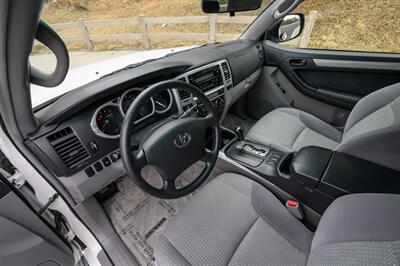2005 Toyota 4Runner SR5   - Photo 22 - Van Nuys, CA 91402