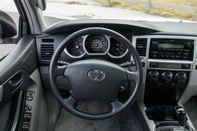 2005 Toyota 4Runner SR5   - Photo 30 - Van Nuys, CA 91402