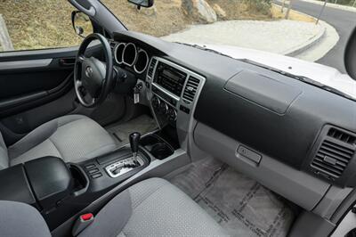 2005 Toyota 4Runner SR5   - Photo 39 - Van Nuys, CA 91402