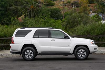 2005 Toyota 4Runner SR5   - Photo 17 - Van Nuys, CA 91402