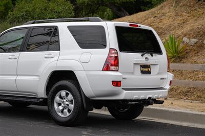 2005 Toyota 4Runner SR5   - Photo 12 - Van Nuys, CA 91402