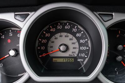 2005 Toyota 4Runner SR5   - Photo 27 - Van Nuys, CA 91402