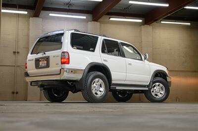 1999 Toyota 4Runner SR5   - Photo 14 - Van Nuys, CA 91402
