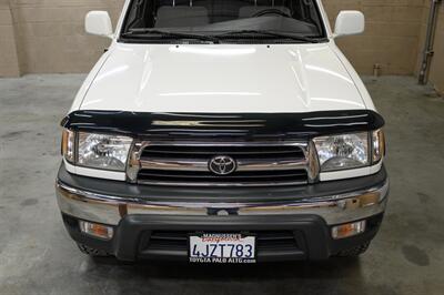 1999 Toyota 4Runner SR5   - Photo 11 - Van Nuys, CA 91402