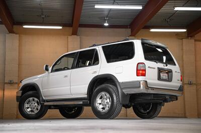 1999 Toyota 4Runner SR5   - Photo 12 - Van Nuys, CA 91402