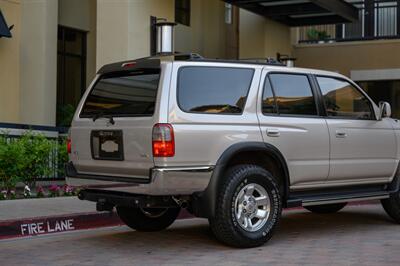 1997 Toyota 4Runner SR5   - Photo 38 - Van Nuys, CA 91402
