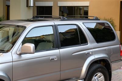 2001 Toyota 4Runner SR5   - Photo 12 - Van Nuys, CA 91402