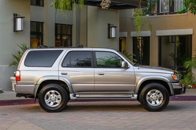 2001 Toyota 4Runner SR5   - Photo 24 - Van Nuys, CA 91402