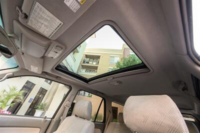 2001 Toyota 4Runner SR5   - Photo 38 - Van Nuys, CA 91402