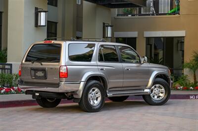 2001 Toyota 4Runner SR5   - Photo 31 - Van Nuys, CA 91402