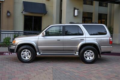 2001 Toyota 4Runner SR5   - Photo 7 - Van Nuys, CA 91402