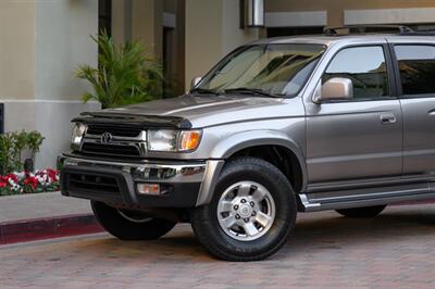 2001 Toyota 4Runner SR5   - Photo 6 - Van Nuys, CA 91402
