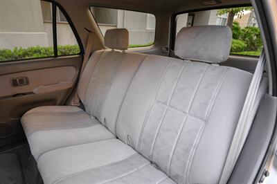 2001 Toyota 4Runner SR5   - Photo 41 - Van Nuys, CA 91402