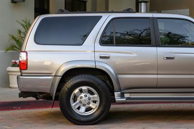 2001 Toyota 4Runner SR5   - Photo 25 - Van Nuys, CA 91402