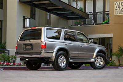 2001 Toyota 4Runner SR5   - Photo 32 - Van Nuys, CA 91402