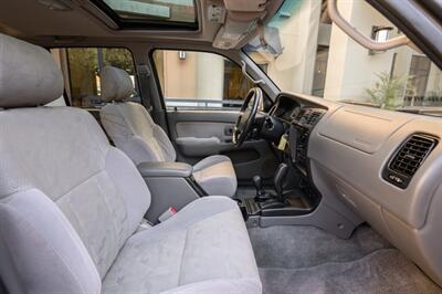 2001 Toyota 4Runner SR5   - Photo 52 - Van Nuys, CA 91402