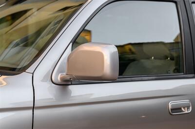 2001 Toyota 4Runner SR5   - Photo 11 - Van Nuys, CA 91402