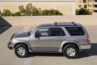 2001 Toyota 4Runner SR5   - Photo 3 - Van Nuys, CA 91402