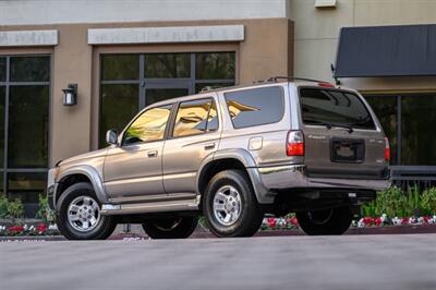 2001 Toyota 4Runner SR5   - Photo 15 - Van Nuys, CA 91402