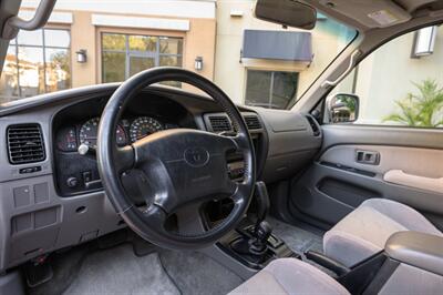 2001 Toyota 4Runner SR5   - Photo 36 - Van Nuys, CA 91402