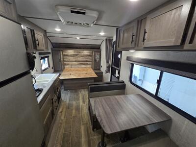 2022 Gulf Stream Kingsport 248BH   - Photo 6 - Liberty, TX 77575