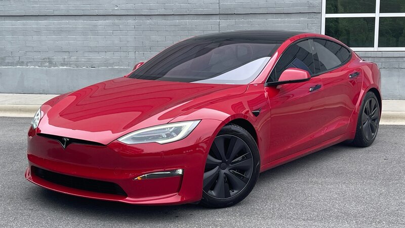 2022 Tesla Model S Plaid   - Photo 1 - Liberty, TX 77575