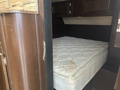 2016 Forest River Cherokee 304BS   - Photo 9 - Liberty, TX 77575