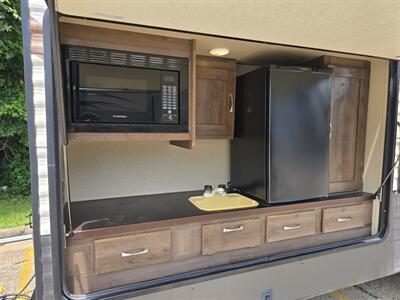 2017 Palomino Puma 295BHSS - Photo 3 - Liberty, TX 77575