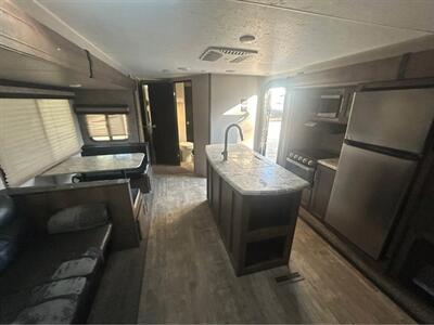 2020 KZRV Connect C332BHK   - Photo 9 - Liberty, TX 77575