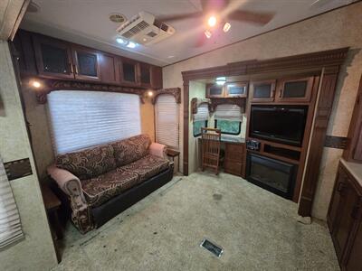 2012 Forest River Sandpiper 340RL   - Photo 7 - Liberty, TX 77575