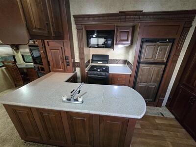 2012 Forest River Sandpiper 340RL   - Photo 8 - Liberty, TX 77575