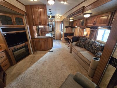 2012 Keystone Montana 3400RL   - Photo 7 - Liberty, TX 77575