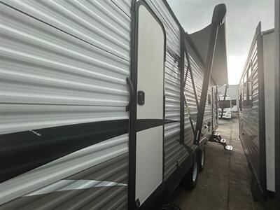2019 Starcraft AUTUMN RIDGE 27BHS   - Photo 5 - Liberty, TX 77575