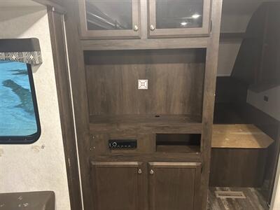 2019 Starcraft AUTUMN RIDGE 27BHS   - Photo 11 - Liberty, TX 77575