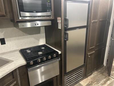 2019 Starcraft AUTUMN RIDGE 27BHS   - Photo 13 - Liberty, TX 77575