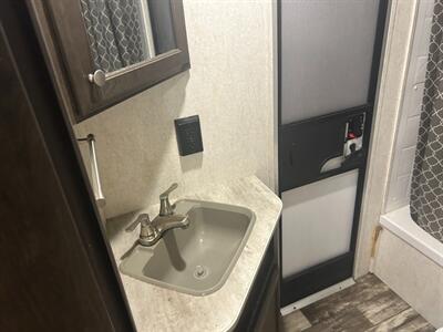 2019 Starcraft AUTUMN RIDGE 27BHS   - Photo 15 - Liberty, TX 77575