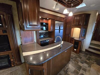 2013 Forest River Sanibel 3500   - Photo 10 - Liberty, TX 77575