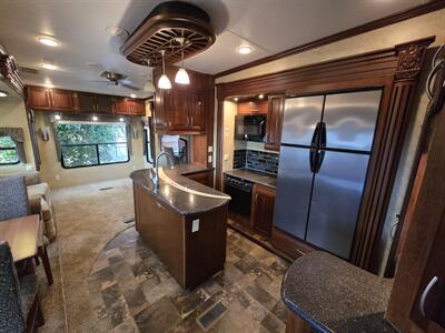 2013 Forest River Sanibel 3500   - Photo 5 - Liberty, TX 77575