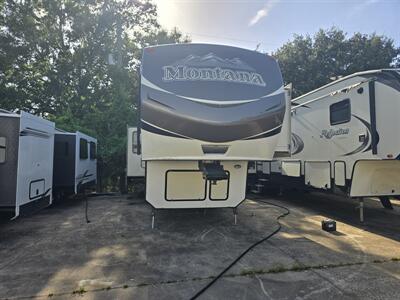 2016 Keystone Montana 3582RL - Photo 4 - Liberty, TX 77575