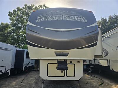 2016 Keystone Montana 3582RL - Photo 3 - Liberty, TX 77575